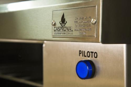 TIPO 21: HORNO DE 2 CÁMARAS A GAS CON GRATINADOR ELÉCTRICO